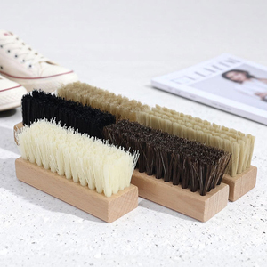 Brosse de nettoyage pour chaussures à manche en bois personnalisable et réutilisable, en bois de hêtre et crin de cheval, pour le polissage du cuir/daim - Vente en gros - Product Image 4