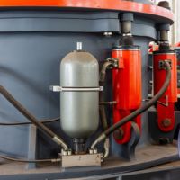 CE-Zertifizierte Mehrzylinder-Hydraulische Mini-Kegelbrecher-Maschine und -Teile für die Bergbauindustrie mit Automatischer AC-Motor-Erzzerkleinerungslinie