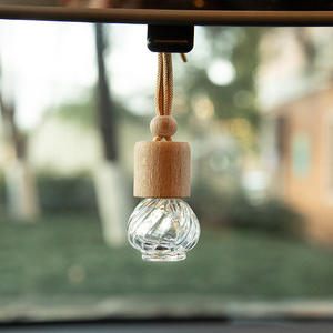 Flacon de parfum pour voiture en verre transparent suspendu vide en gros, recharge de désodorisant, diffuseur de parfum de 12 ml avec couvercle en bois - Product Image 6