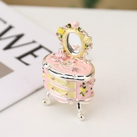 SHINNYGIFTS Table de toilette unique avec miroir, boîte à bijoux en émail peinte à la main, boîte à charnières en métal ornée de bijoux pour cadeau de famille