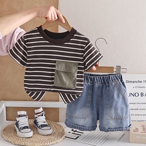 Ensemble deux pièces d'été rayé à manches courtes avec poches pour garçons, tenue décontractée légère pour enfants - Product Image 3