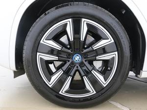 รถยนต์ไฟฟ้า <span class=keywords><strong>BMW</strong></span> <span class=keywords><strong>IX3</strong></span> ปี 2023 มือสอง รุ่น Leading 286 แรงม้า ระยะทางวิ่งไกล 550 กม. 5 ที่นั่ง SUV ระดับกลางหรู พลังงานใหม่ ขับเคลื่อนล้อหลัง พวงมาลัยซ้าย ราคาประหยัด - Product Image 6