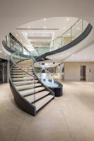 Balustrade en verre pour escalier courbé, design personnalisé, provenant de l'usine de Foshan