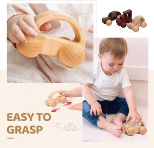 Jouets en bois pour bébés : Voitures à pousser et à saisir - Product Image 4