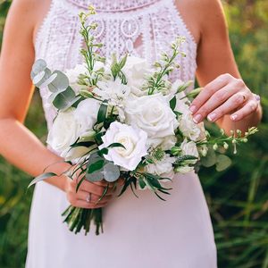 Flores Artificiales de Seda de Alta Calidad con 3 Cabezas de Rosa Blanca Diamante para Decoración de Escenarios de Eventos - Product Image 5