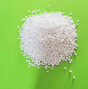 Gránulos de materia prima de resina PET de fábrica con grado de botella 0,8 IV - Product Image 4