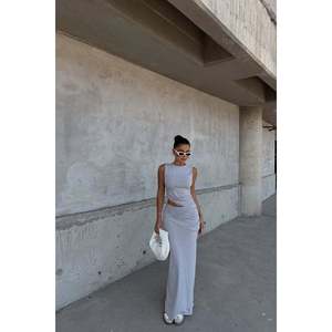 Ensemble de shorts de sport gris basique pour femmes, deux pièces, haut et short, pour l'été, design plissé - Product Image 5