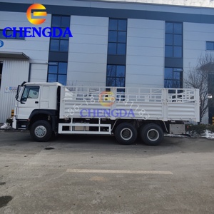 Sinotruk Howo 6x4 10 roues <span class=keywords><strong>d</strong></span>'<span class=keywords><strong>occasion</strong></span> de haute qualité Véhicules utilitaires Clôture bon marché Camions de fret à vendre - Product Image 4
