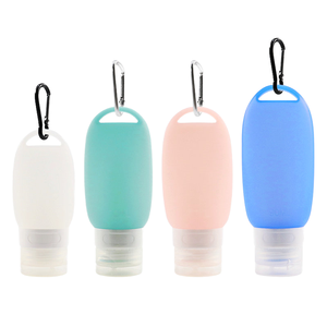 Juego de Botellas de Viaje de Silicona Portátiles de 60 ml, Contenedor Compacto para Desinfectante de Manos con Gancho de Mosquetón para Artículos de Aseo y Uso en Exteriores - Product Image 1