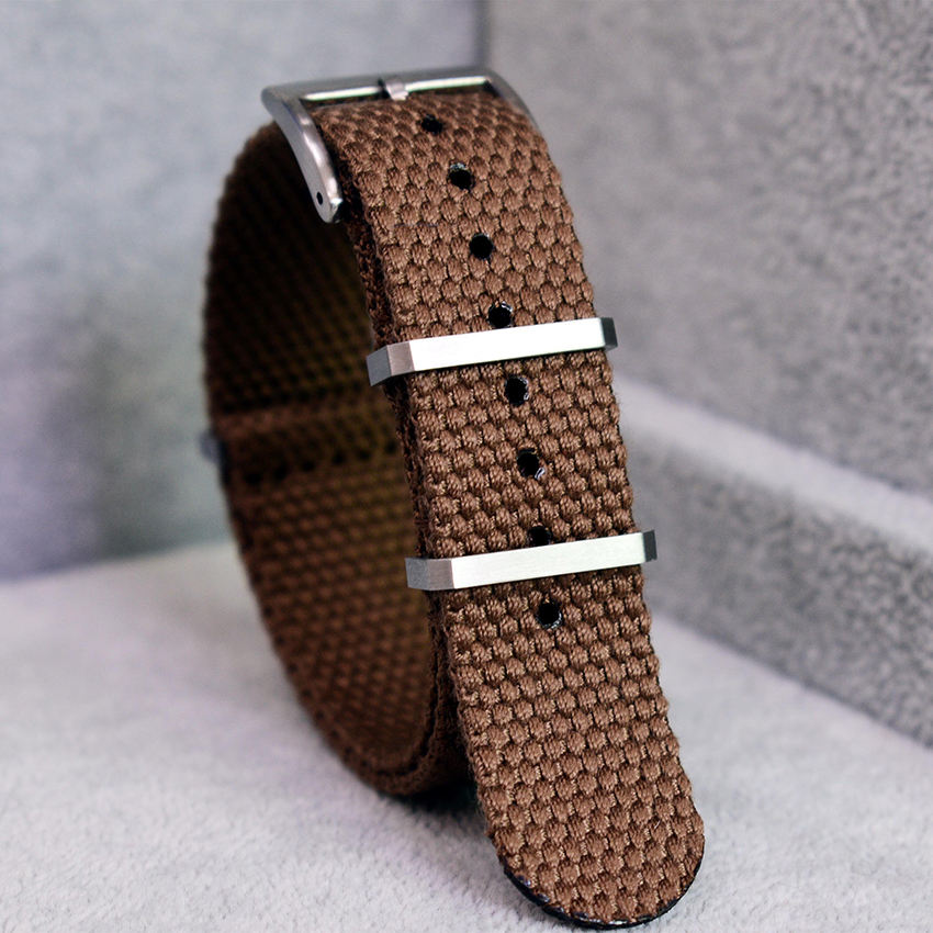 สีน้ำตาล