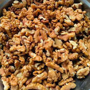 Nueces Crudas Peladas de Primera Calidad, Granos Blancos Frescos, Cáscara Delgada, Sabor Nutritivo y Delicioso, Estilo Seco - Product Image 1