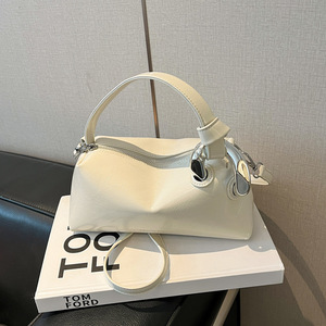 Bolso Tote Clásico Pequeño de PU con Efecto Gamuza, Venta al por Mayor de Fábrica, Novedad 2026, con Cadenas, Impermeable, Correa Ajustable, Portátil para Mujer - Product Image 3