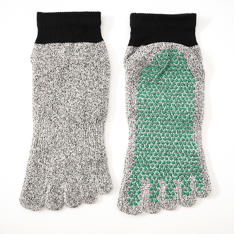 Gris + noir + point vert