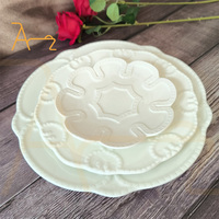 Ensemble de vaisselle en céramique de style cour française assiette en porcelaine osseuse en relief blanc laiteux plateau en porcelaine d'hôtel assiette à pâtes de style occidental