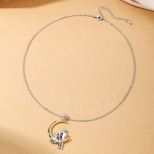 Collier à breloques en PVD or sur le thème de la famille 2mm chaîne Rolo en acier inoxydable gravé en 3D papa et fille assise sur la lune collier pendentif - Product Image 4