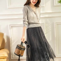 Automne nouvelle mode et femmes élégantes à manches longues col en v pull en tricot pull plissé Net fil jupe tricoté deux pièces ensemble
