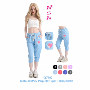 Pantaloni Sportivi in Maglia da Donna Q79K, Vita Media, Taglio Corto e Ampio, Design con Cuore Ricamato, Casual per Tutte le Stagioni - Product Image 1