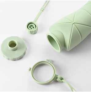 Bouteille d'eau pliable en silicone portable pour l'extérieur, logo personnalisé accepté, bouteille réutilisable et pliable pour les voyages, la salle de sport, le camping, la randonnée - Product Image 4
