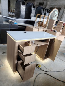 Table de travail pour <span class=keywords><strong>ongles</strong></span> moderne et durable avec tiroirs de rangement et barre <span class=keywords><strong>à</strong></span> <span class=keywords><strong>ongles</strong></span> pour salon de manucure professionnel - Product Image 4