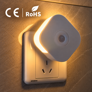 Lampe murale LED à capteur de lumière OEM, prise carrée, éclairage latéral, veilleuse automatique crépuscule-aube, blanc chaud pour chambre à coucher - Product Image 5