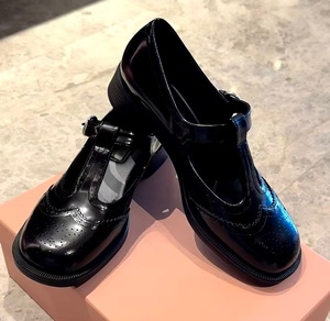 Zapatos Mary Jane de brocado con lunares estilo francés MIU para mujer - cuero genuino, hebilla en forma de T, tacón grueso, zapatos de cuero pequeños - Product Image 3