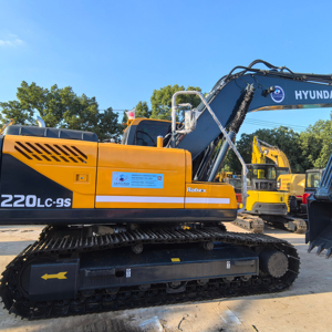 รถขุดตีนตะขาบ Komatsu PC40 22 ตัน มือสอง รุ่นปี 2023 ประสิทธิภาพดีที่สุด ความจุบุ้งกี๋ 1.0 เมตร  ระบบมอเตอร์เกียร์ ชั่วโมงการทำงานต่ำ - Product Image 1