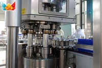 Ligne de production de remplissage de boissons gazeuses en canettes fines de 200 ml, 100-300 CPM, personnalisée par le fabricant, certifiée CE, pour usine leader