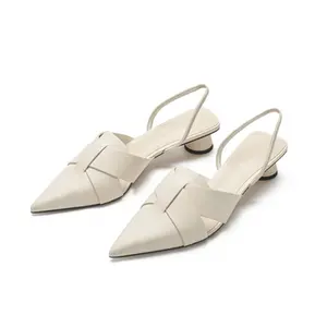 Nuovo arrivo tessuto personalizzato <span class=keywords><strong>da</strong></span> donna scivola <span class=keywords><strong>scarpe</strong></span> <span class=keywords><strong>basse</strong></span> eleganti a punta <span class=keywords><strong>da</strong></span> donna con tacco basso in PVC sole matrimoni estivi - Product Image 1