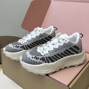 Nouvelles Chaussures de Sport pour Femmes 2025 – Respirantes, à Lacets, Luxe Personnalisé, Vente en Gros MIU, Chaussures de Course Décontractées à Semelle Épaisse - Product Image 3