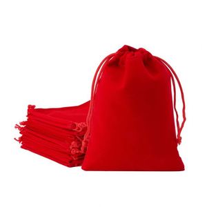 Pochettes en velours rouge personnalisées avec logo, petits sacs à cordon pour bijoux, emballage cadeau pour colliers et boucles d'oreilles - Product Image 4