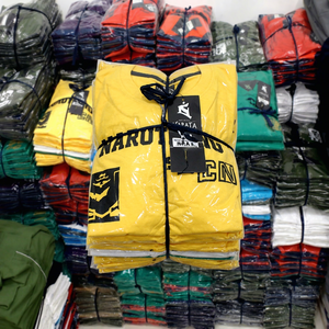 Pocas camisetas de excedente de stock, fabricadas en Bangladesh, con estampado gráfico, hombros caídos, de algodón, listas para envío al por mayor. - Product Image 1