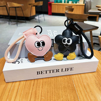 Porte-clés créatif en cuir de luxe, motif pêche de dessin animé mignon, forme cœur et nuage, petit breloque de sac délicat, cadeau pour couples