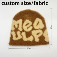 Op maat gemaakte Jacquard logo 3D geborduurde wintermuts van hoogwaardig imitatie nertsvel, pluizig, warm, gebreid imitatiebont