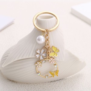 Set di Portachiavi in Lega con Farfalle Colorate e Fiori Vintage, Ciondoli Metallici per Borse, Ideali per Coppie e Amici - Product Image 3