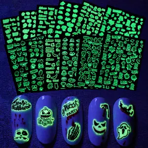 Adesivi per unghie adesivi 3D per feste di Halloween all'ingrosso Night Glow decalcomania adesiva per unghie di Halloween fai da te