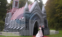 Tente gonflable commerciale portable en forme de bâtiment d'église, amovible, pour mariages romantiques et fêtes en extérieur, à vendre