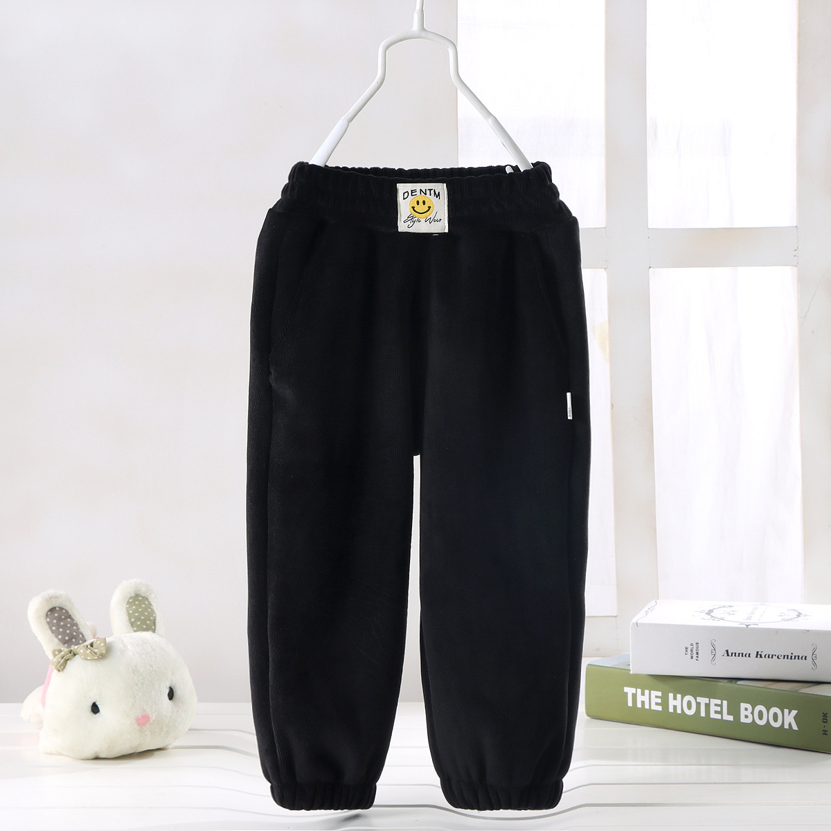 Pantaloni della tuta foderati in pile-faccina sorridente nera