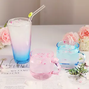 Tasses à café glacées de voyage réutilisables de 16oz de couleur personnalisée gobelets à double paroi en verre borosilicate isolé avec paille et couvercle