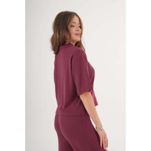 Blusa de Manga Corta con Cuello Camisero Color Borgoña para Mujer, Marca Lustrin, con Detalles de Adorno, Elegante Mezcla de Poliéster y Viscosa para Negocios - Product Image 4