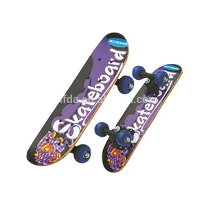 Skateboard imprimé personnalisé pour les garçons, planche à roulettes à grande vitesse - Product Image 1