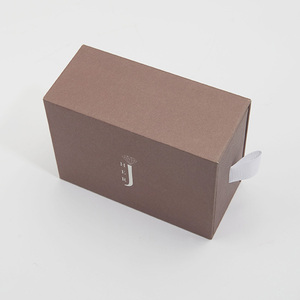 Véritable carton personnalisable Emballage de luxe pour petites femmes Boîte cadeau cosmétique pour les soins de la peau - Product Image 5
