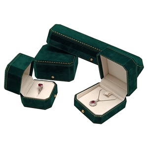 LOW MOQ One Top Customized Velvet Ring Jewelry Box Luxury Necklace Pendant Jewelry Packaging