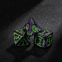Lot de dés en acrylique personnalisés avec logo, motif tourbillon violet et citrouille verte, sur le thème d'Halloween, pour DND