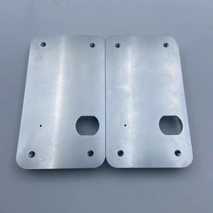 Usinage CNC sur mesure pour la fabrication de plaques de couverture d'équipement en aluminium, boîtiers usinés avec précision, plaques de base, anodisation noire et argentée - Product Image 6