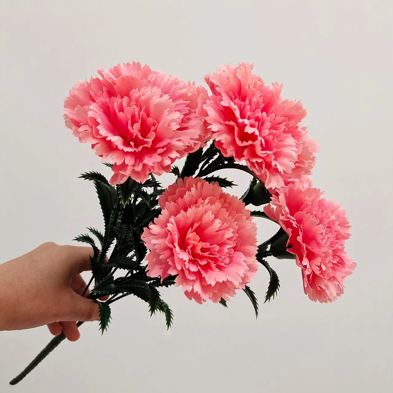 Flor de clavel de seda artificial para el día de la madre, regalo barato a granel, blanco, rosa, rojo, decoración del hogar