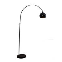 Lustre de salon italien au design nordique moderne, base en métal en arc, lampe sur pied d'angle LED blanche