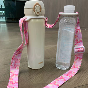 Lanière réutilisable avec <span class=keywords><strong>porte</strong></span>-bouteille <span class=keywords><strong>Porte</strong></span>-bouteille d'eau à sangles extérieures portables mignonnes - Product Image 1