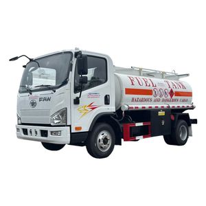 Camion-citerne FAW J6F 4x2 5000L RHD pour le transport de carburant et de marchandises inflammables et dangereuses - Product Image 1