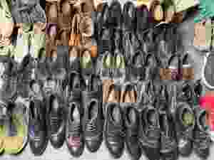 S01 Paquete Surtido de Zapatos Casuales de Negocios y para Correr de Segunda Mano de Alta Calidad para Hombre, Venta al por Mayor - Product Image 1