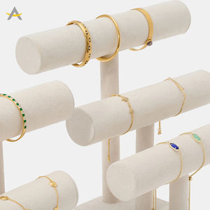 Support de présentation de bijoux en velours beige Auralux, présentoir de montres, support pour bracelets - Product Image 4